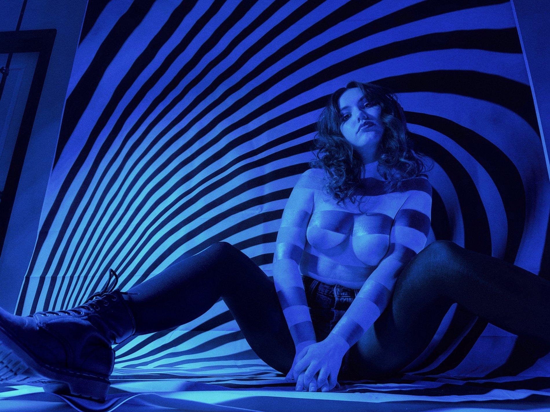 Optical illusion body paint